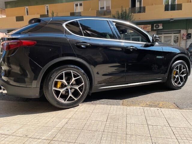 Alfa Romeo Stelvio 2.2 Turbodiesel 210 CV AT8 Q4 Executive