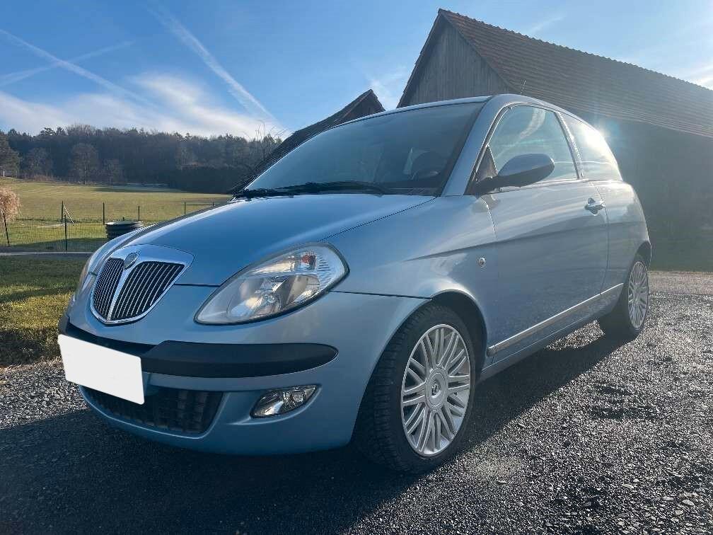 Lancia Ypsilon