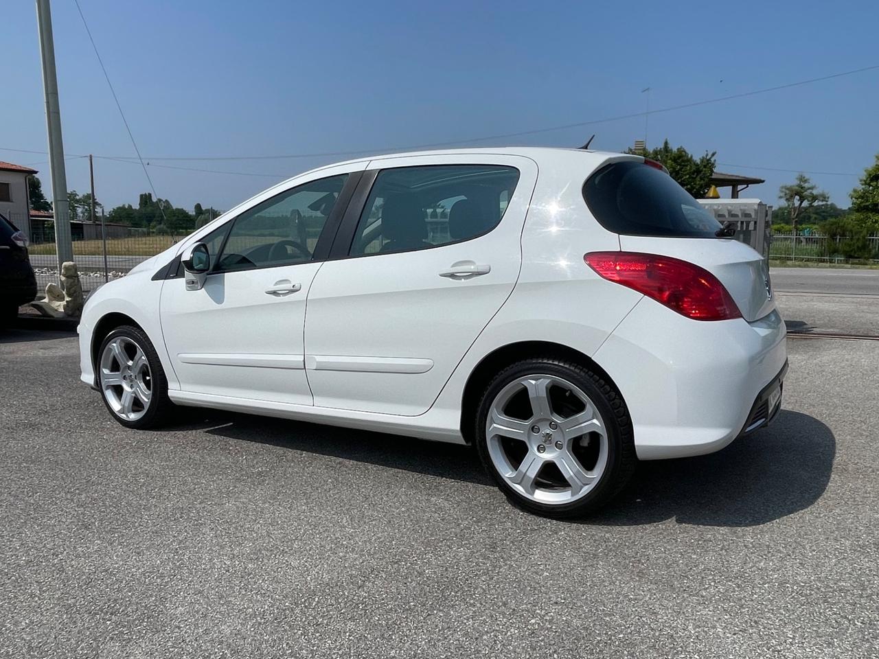 Peugeot 308 1.6 HDi 110CV 5p. Tecno