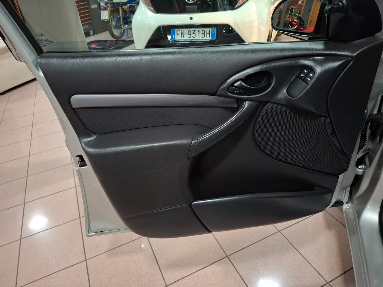 Ford Focus 1.6 benzina Neopatentato