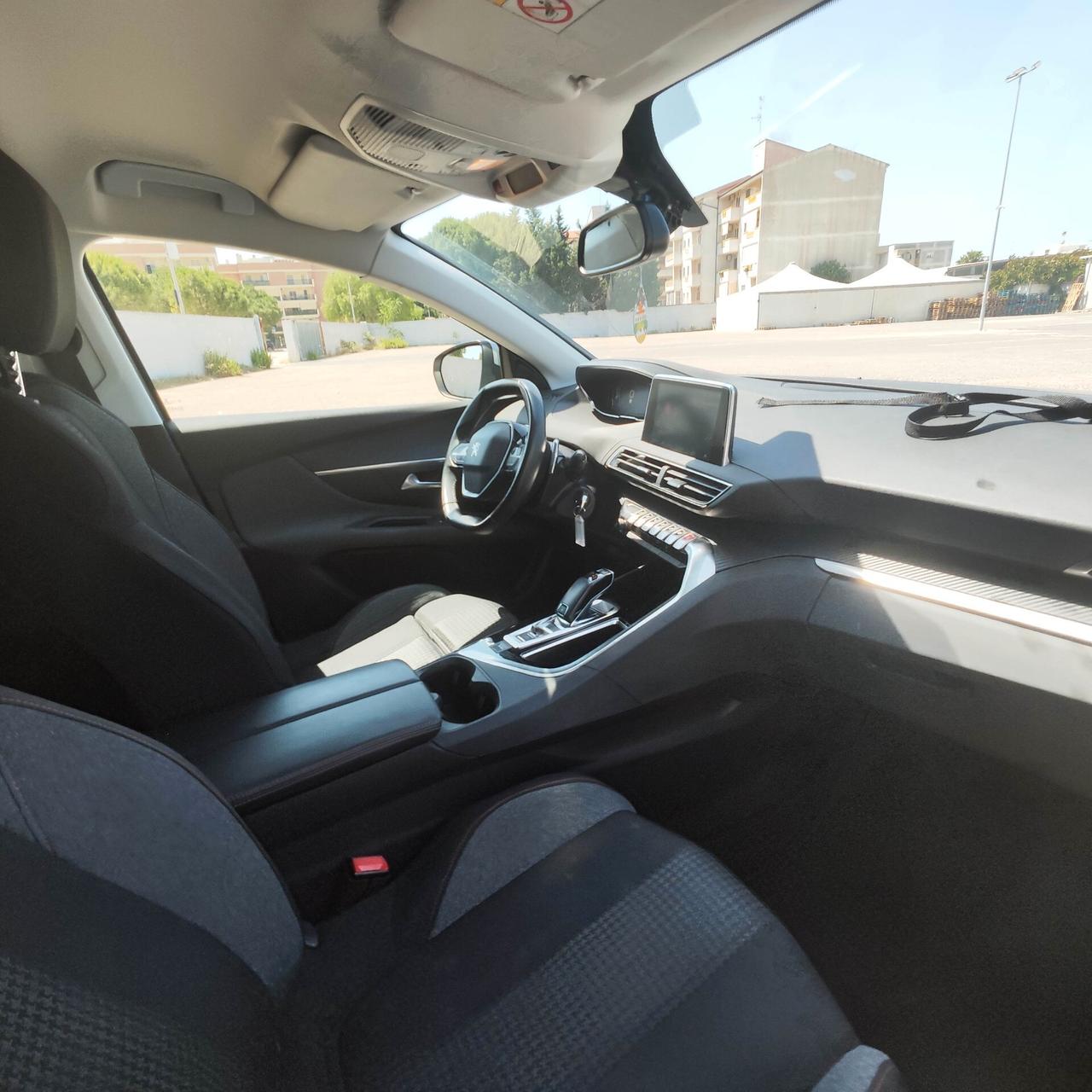 Peugeot 3008 BlueHDi 130 S&S EAT8 (12 mesi di garanzia)