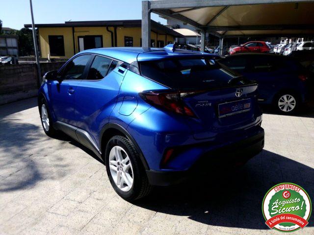 TOYOTA C-HR 1.8 Hybrid E-CVT Business