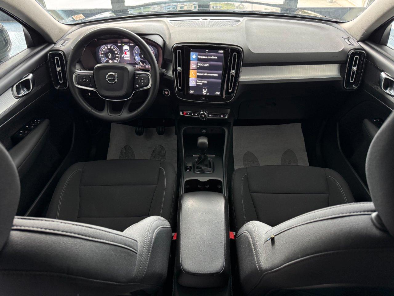 Volvo XC40 1.5 t2 Momentum Uniprop Stupenda