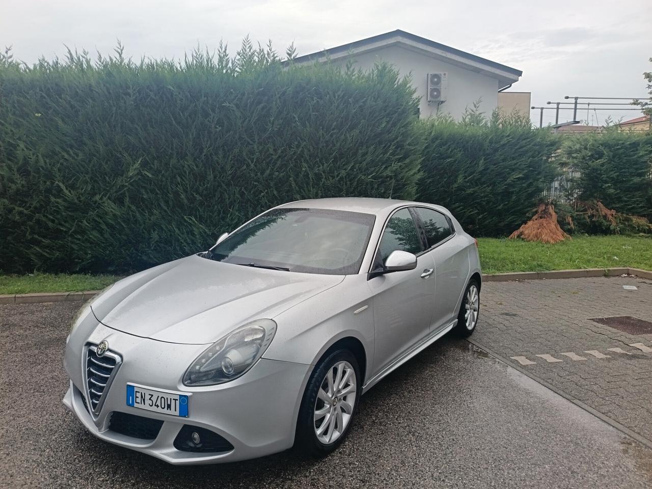 Alfa Romeo Giulietta 2.0 JTDm-2 140 CV Distinctive ok neo patente