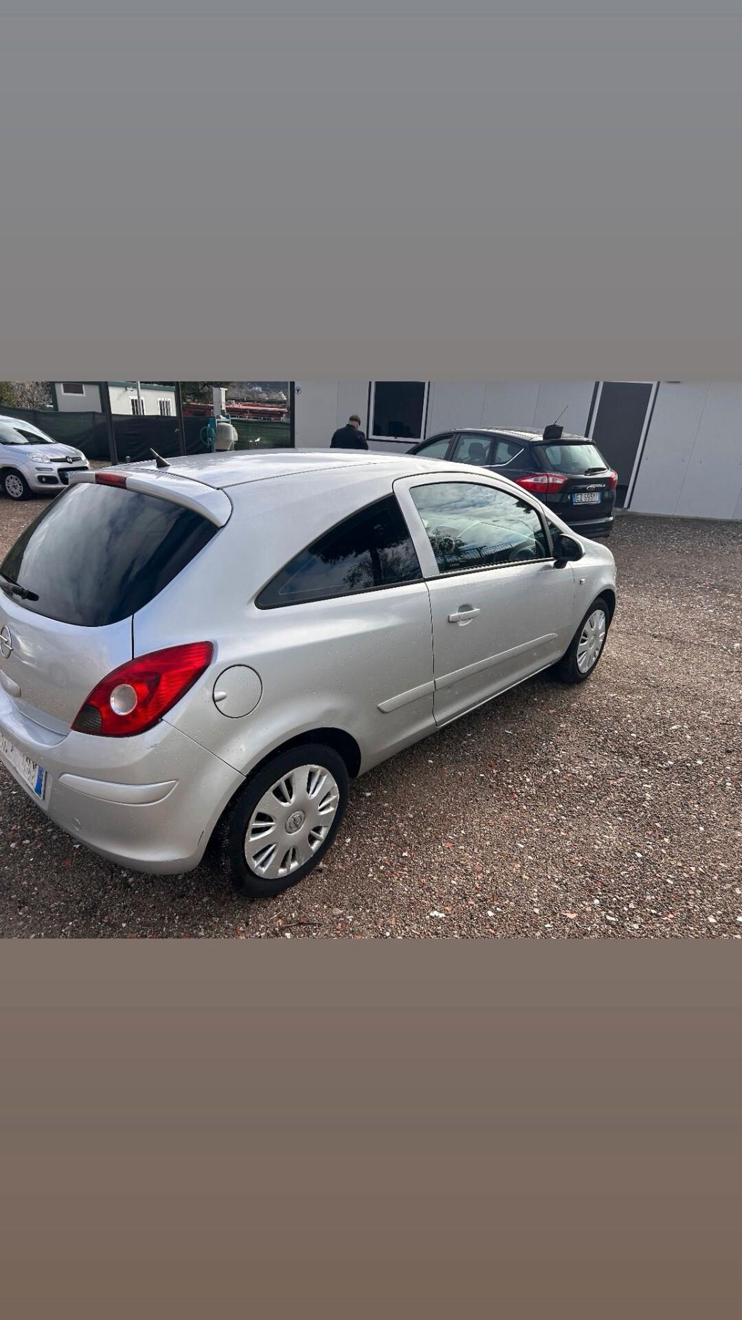 Opel Corsa 1.0 12V 3 porte Enjoy
