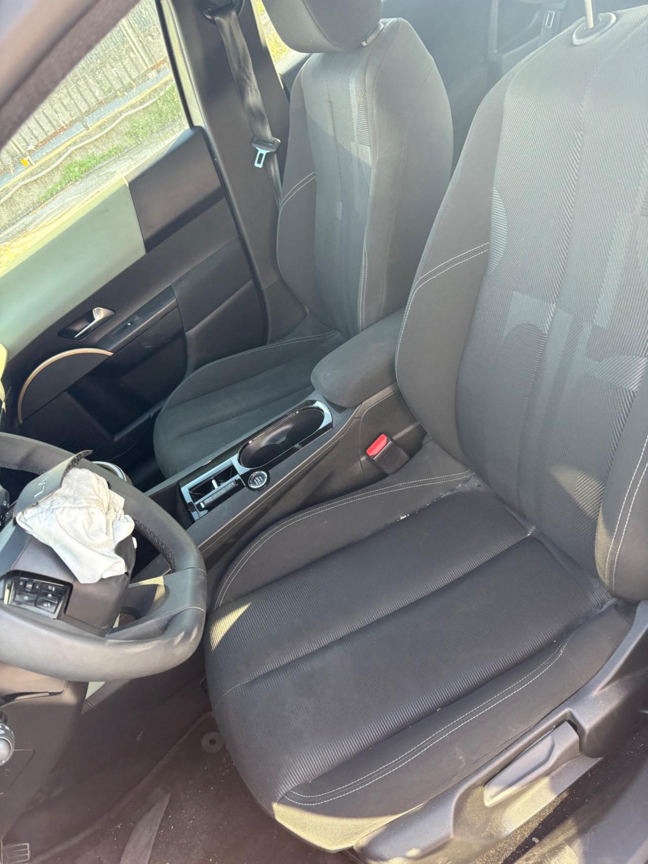 Lancia Ypsilon Hybrid 1.2 e-DCT 2025