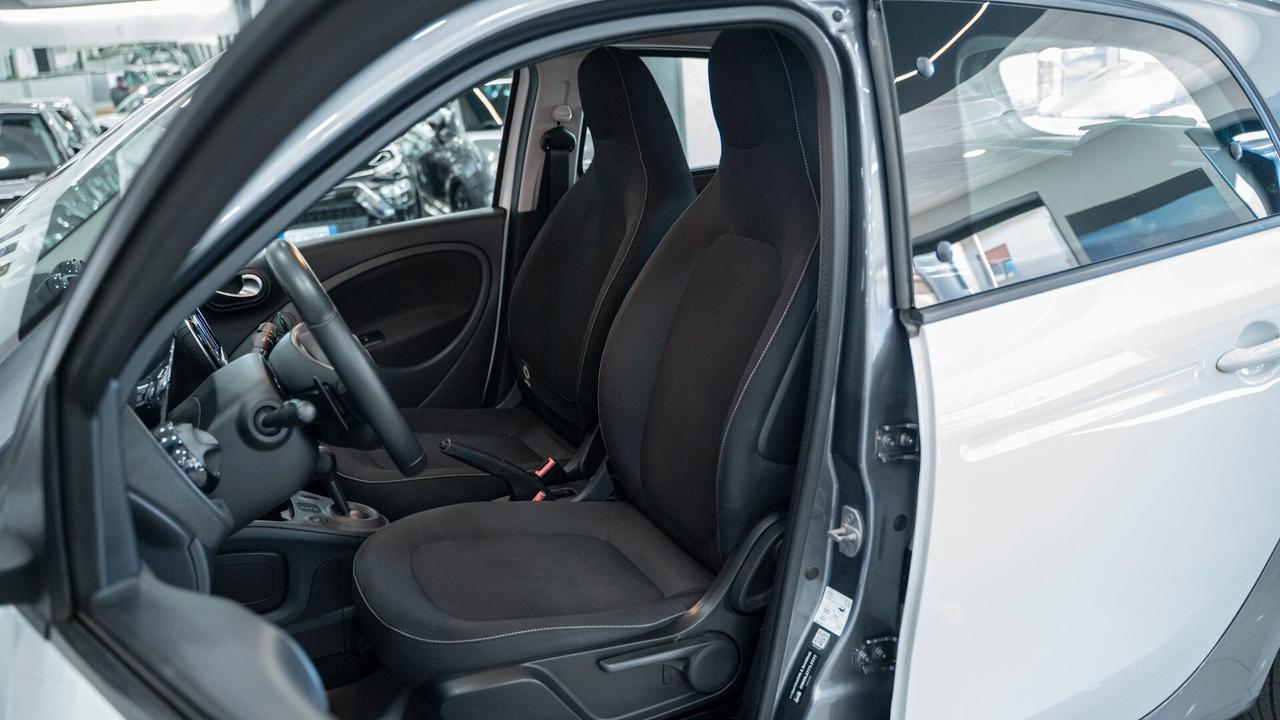 Smart ForFour 1.0 71 CV TWINAMIC 20th ANNIVERSARY 16" NAVI LED F