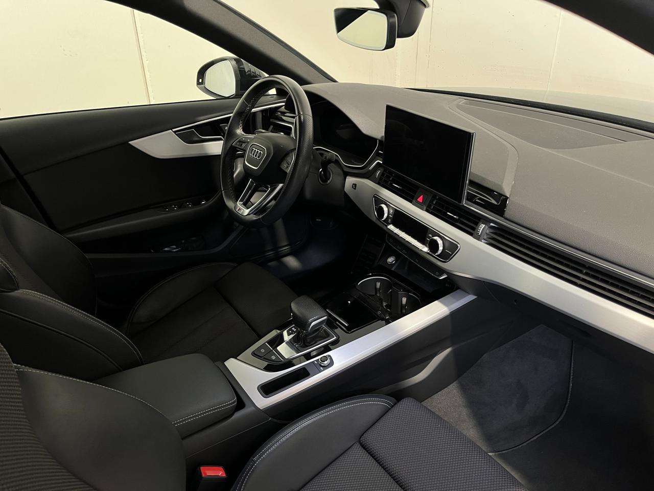 AUDI A4 AVANT 35 TFSI MHEV S-TRONIC S-LINE EDITION