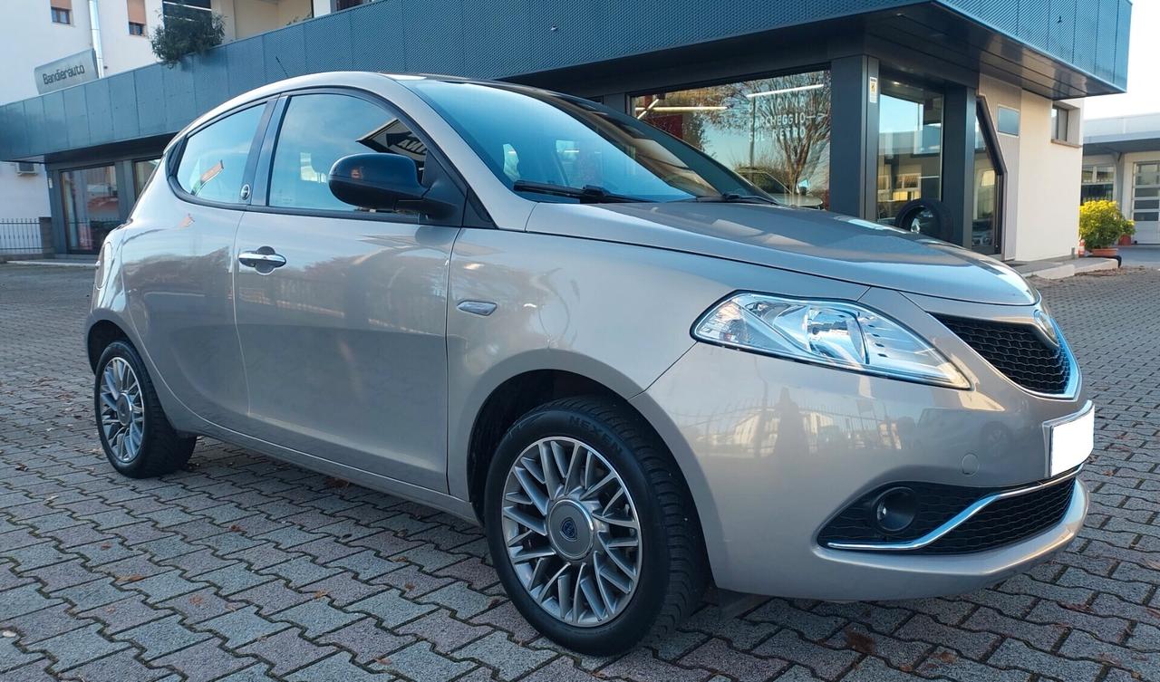 Lancia Ypsilon 1.2 69 CV 5 porte GPL Ecochic Gold