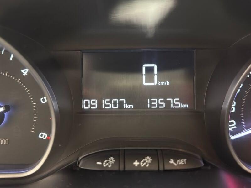 Peugeot 208 BlueHDi 75 5 porte Black Line