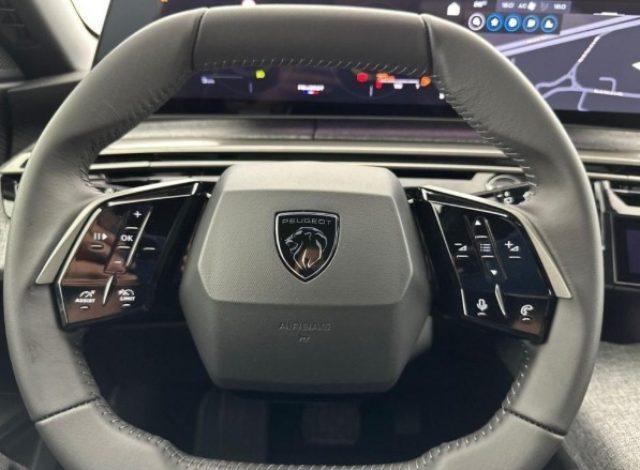 PEUGEOT 5008 Hybrid 145 e-DCS6 Allure in PROMO con Panoramic P