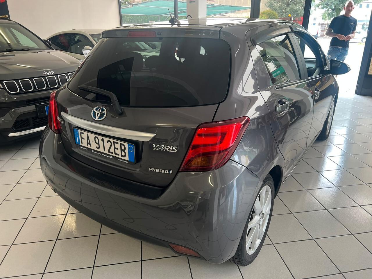 Toyota Yaris 1.5 Hybrid 5 porte Cool