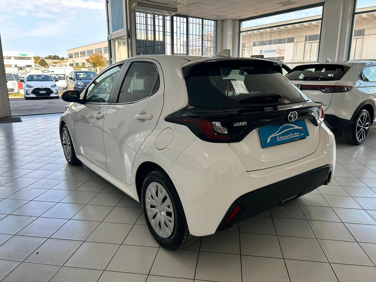 Toyota Yaris 1.0 B Trend x neopatentati 2023