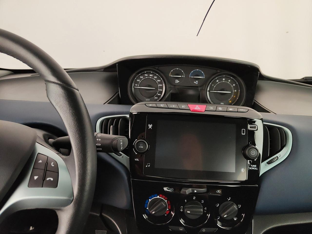 Lancia Ypsilon 1.0 FireFly 5 porte S&S Hybrid Platino