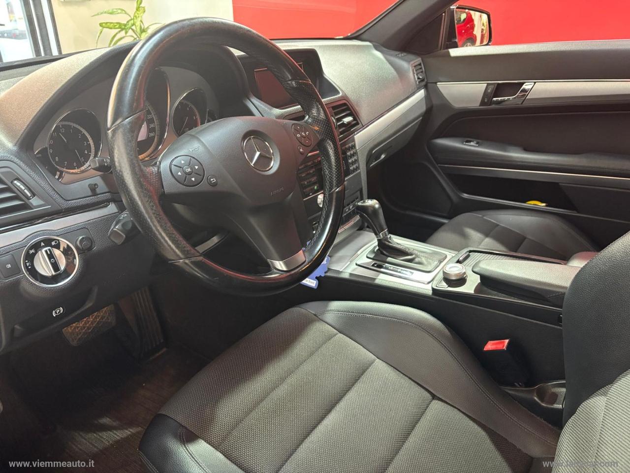 MERCEDES-BENZ E 220 CDI Coupé BlueEFFICIENCY Avantg.