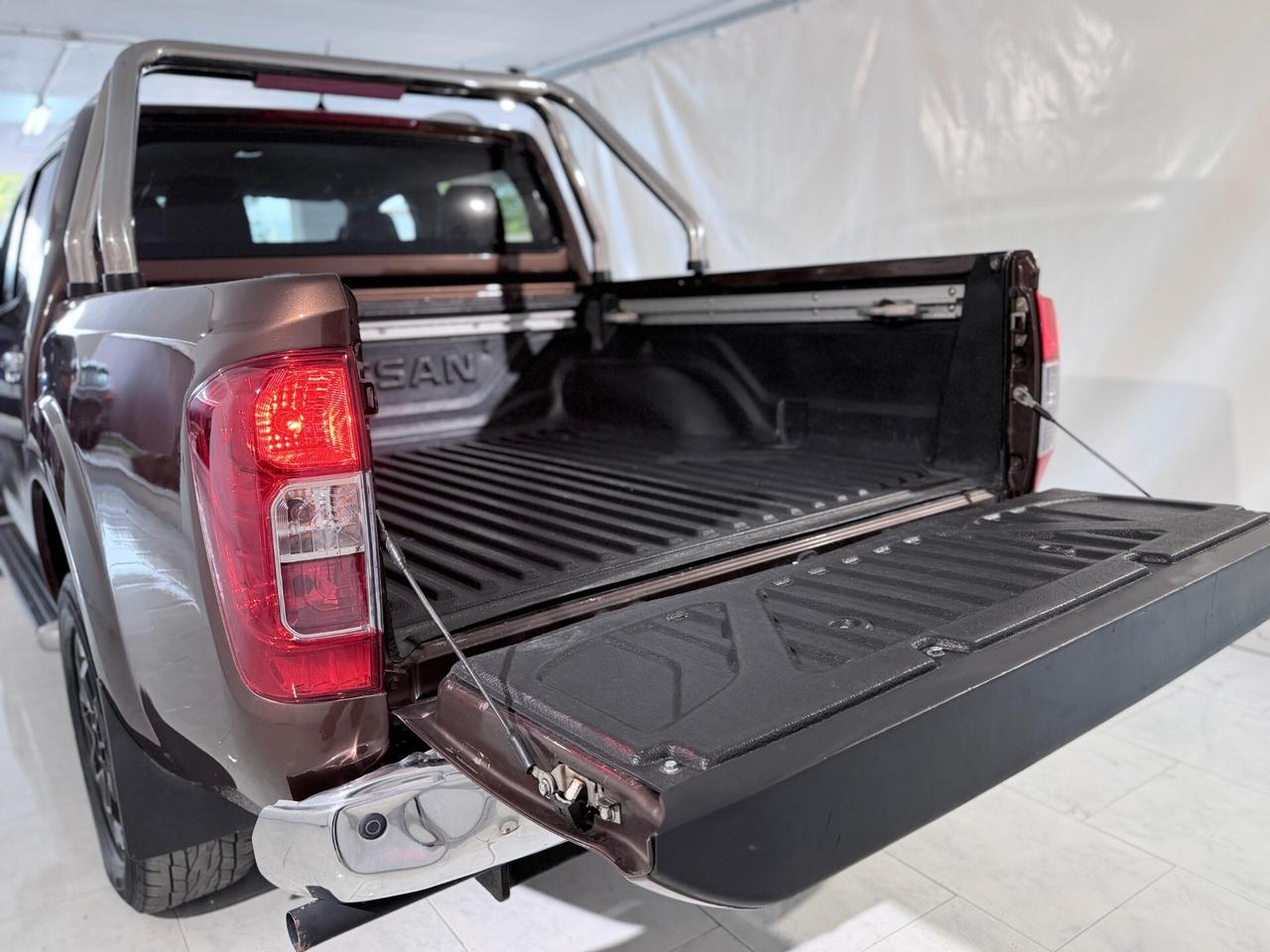 Nissan Navara DOPPIA CABINA GANCIO TRAINO AUTOMATICO