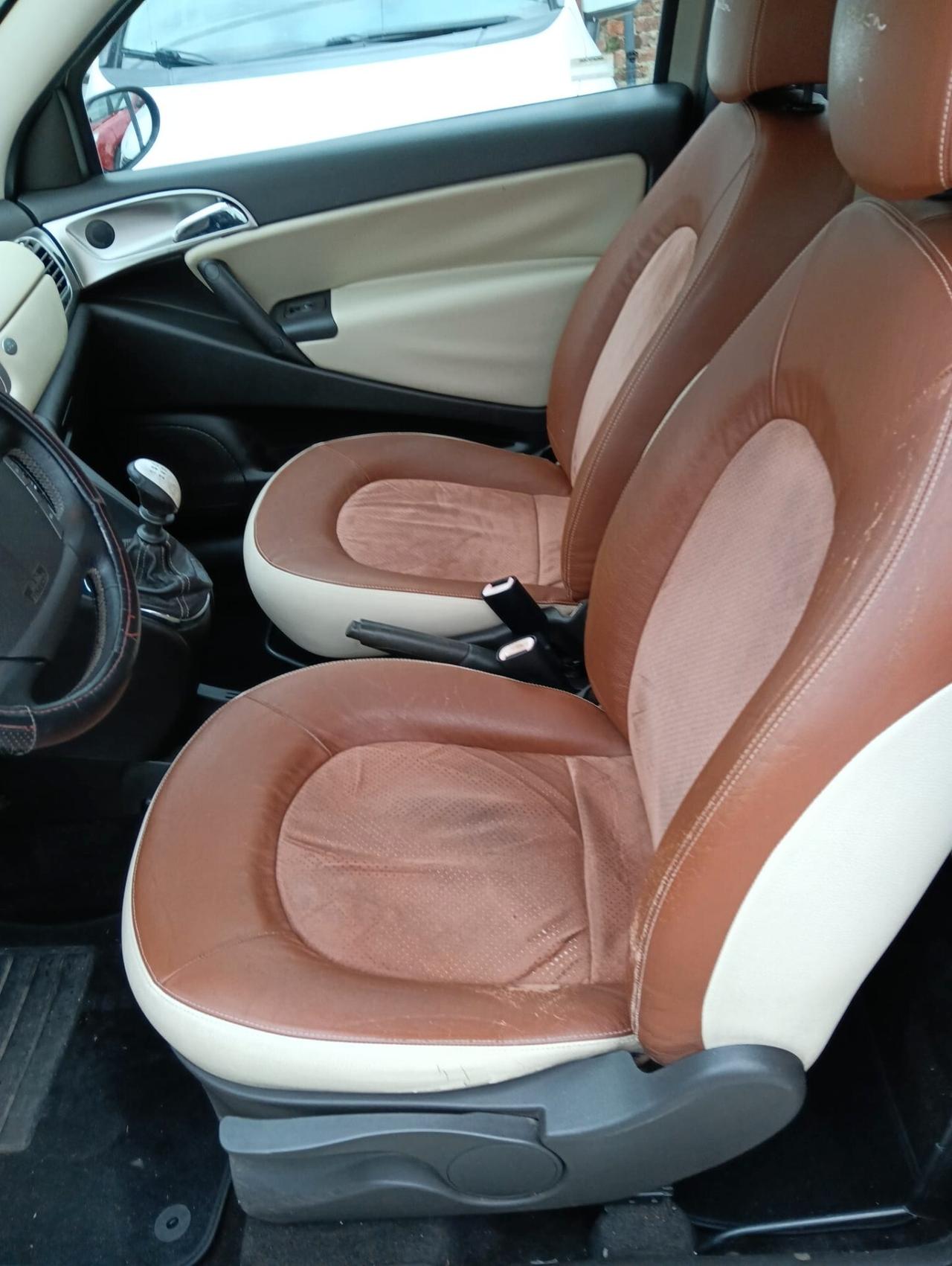 Lancia Ypsilon 1.4 16V
