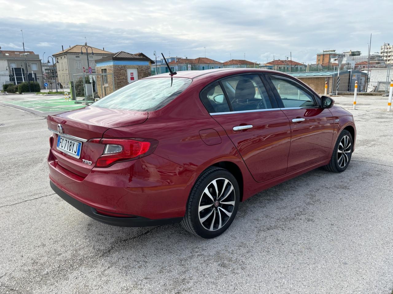 Fiat Tipo 1.6 MJT Lounge - 2016