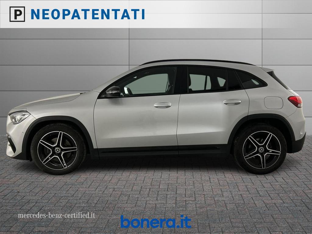 Mercedes GLA 180 180 D Premium 8G-DCT