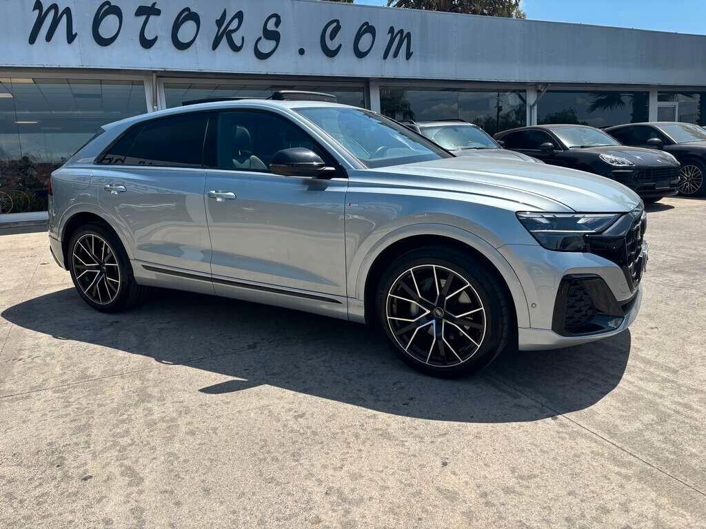 Audi Q8 SUV TDI quattro 210 kW tiptronic S line edition IVA ESPOSTA Tua a solo 769 Euro al mese