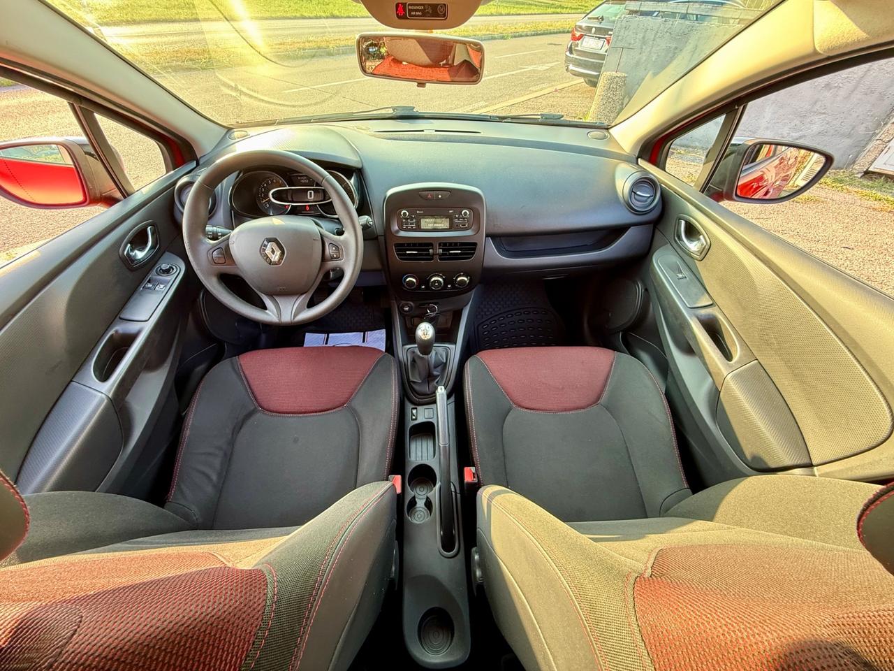 Renault Clio 1.2 16V 5 porte Live! 141.000Km NEOPATENTATI