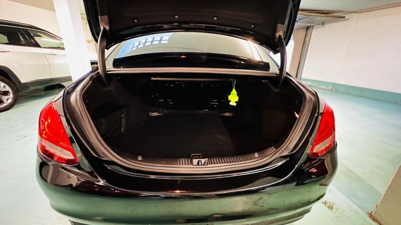 Mercedes-benz C 180 d Premium