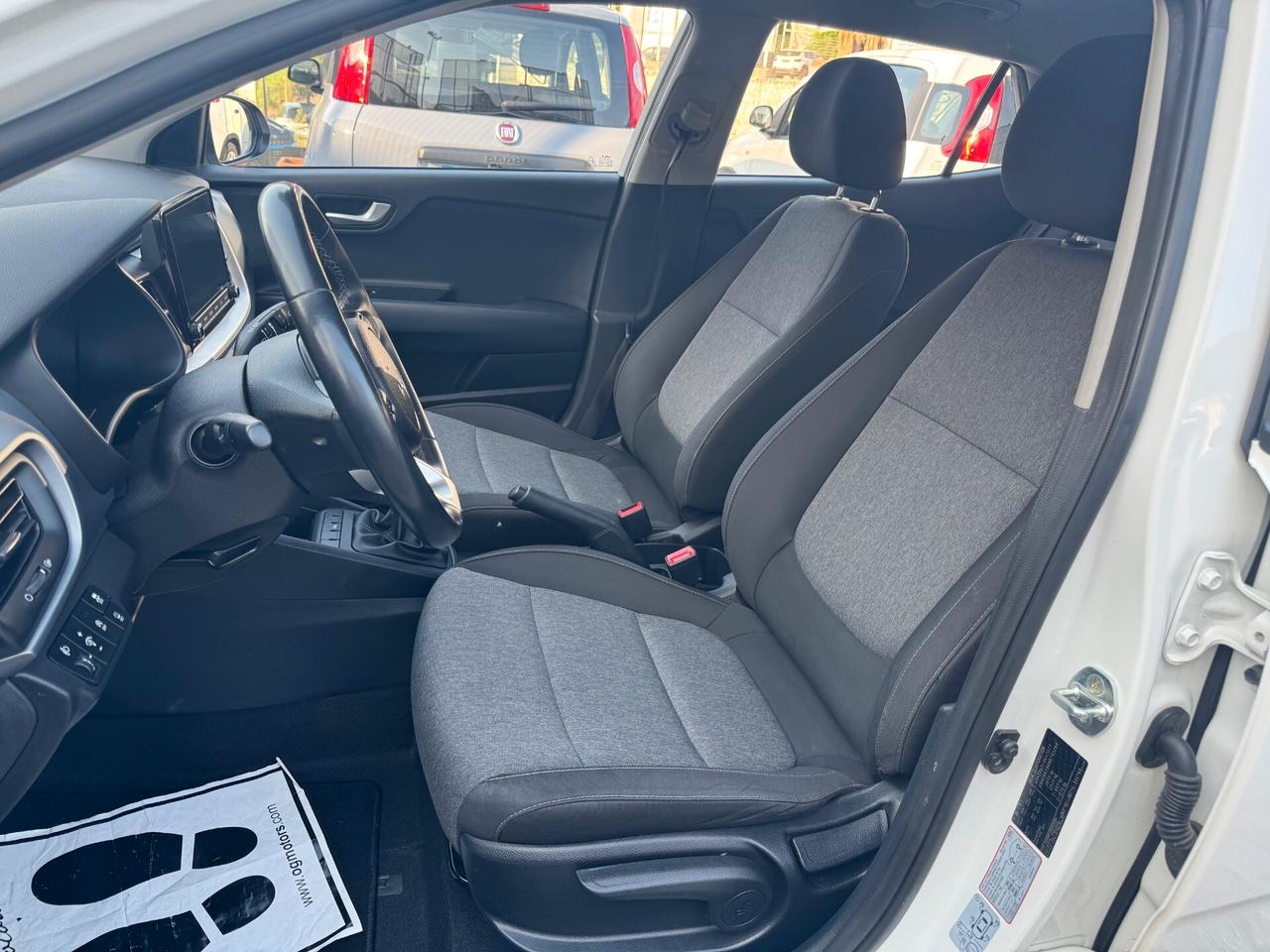 Kia Stonic 1.2cc DPI 84cv Urban