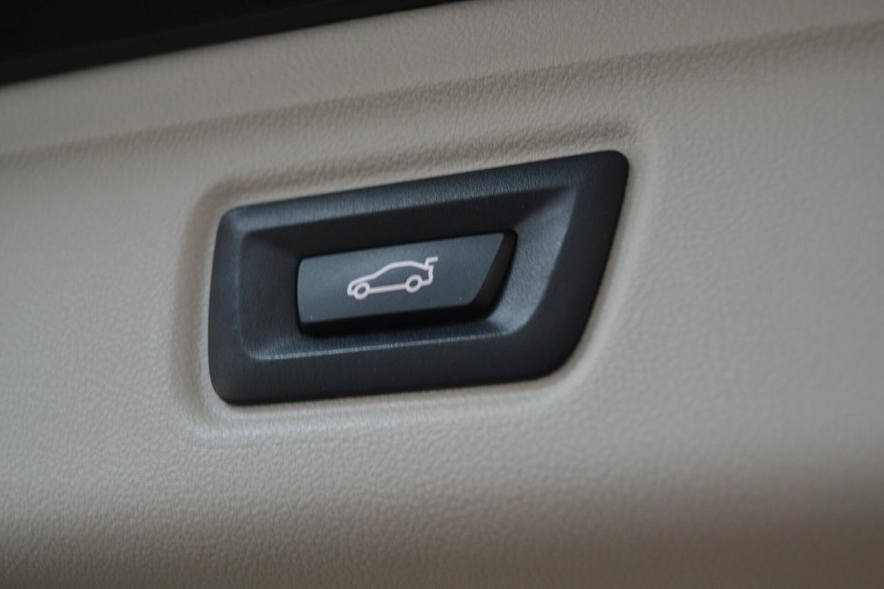 BMW 318D SW Advantage Navi/KmDoc/Xenon/CruiseADD/PDK
