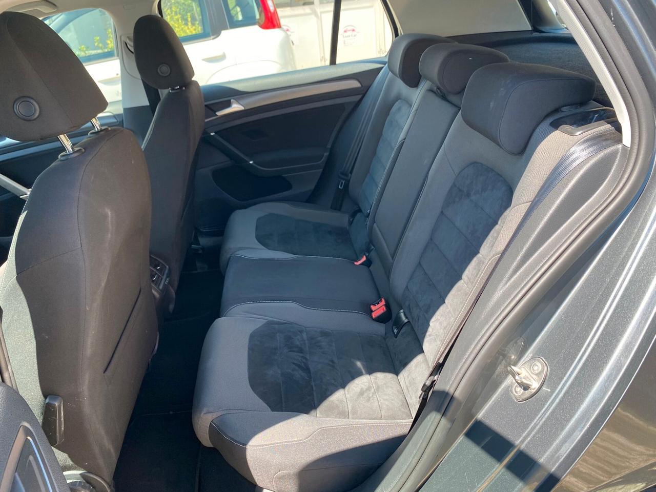 Volkswagen Golf 1.6 TDI 115CV DSG ok neop.