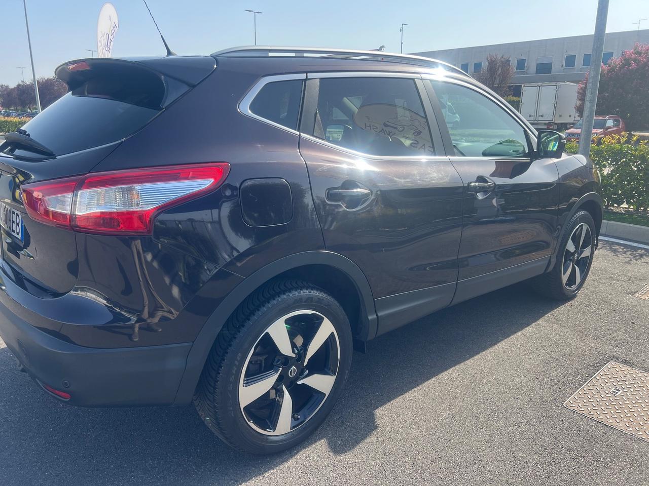 Nissan Qashqai 1.2 DIG-T Tekna 73 mila km