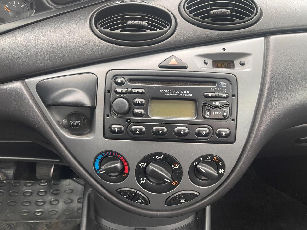 Ford Focus 1.8 TDDi 5p.