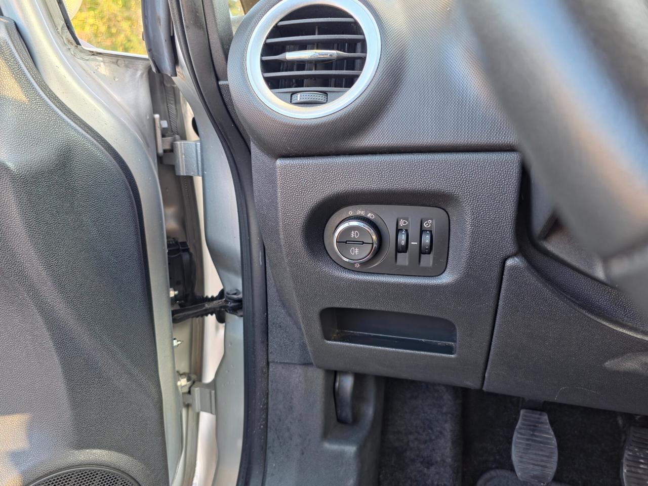 Opel Corsa 1.2 3 porte b-color 2015-E5B Manuale NEO