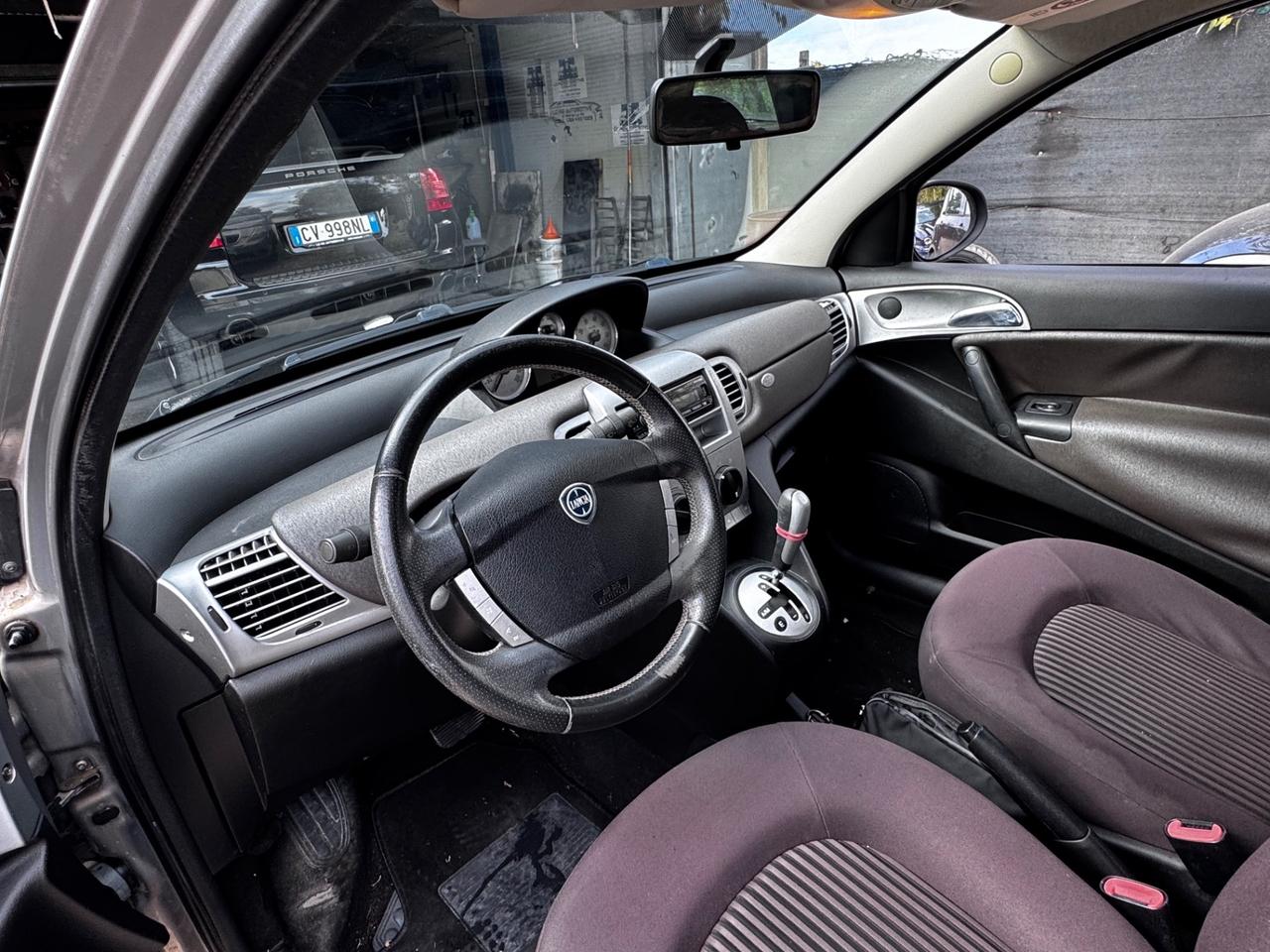 Lancia Ypsilon 1.3 MJT 90 CV Platino