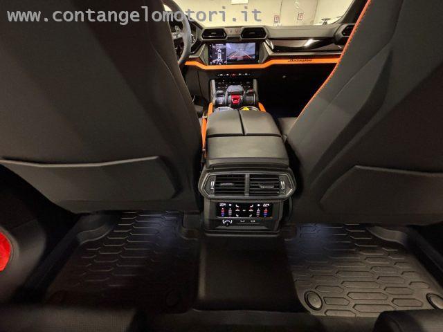 LAMBORGHINI Urus 4.0 SE vettura ufficiale