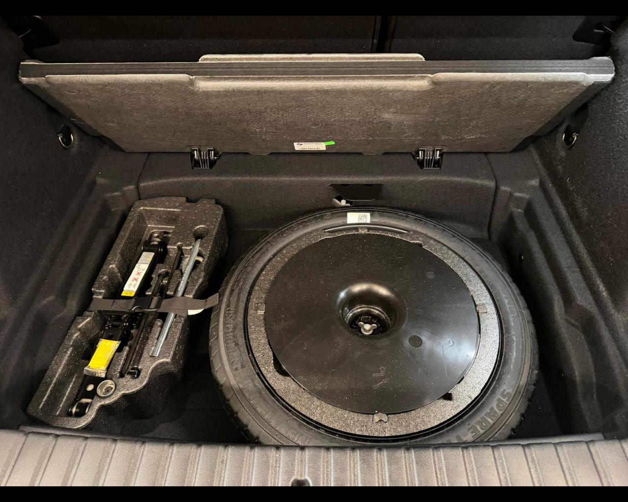 BMW Serie 1 (F40) - 118d 5p. Sport