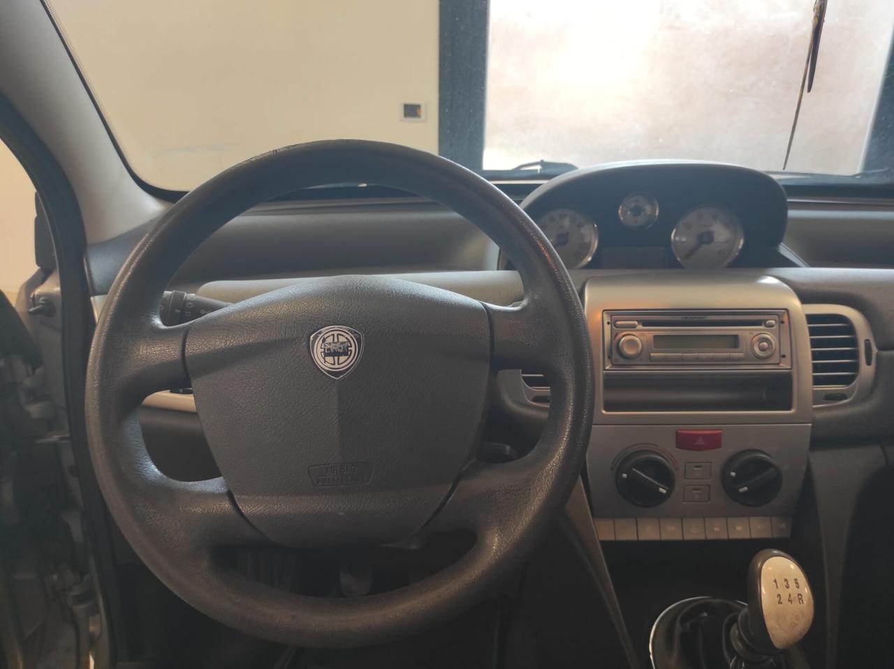 Lancia Ypsilon 1.2 Oro Giallo
