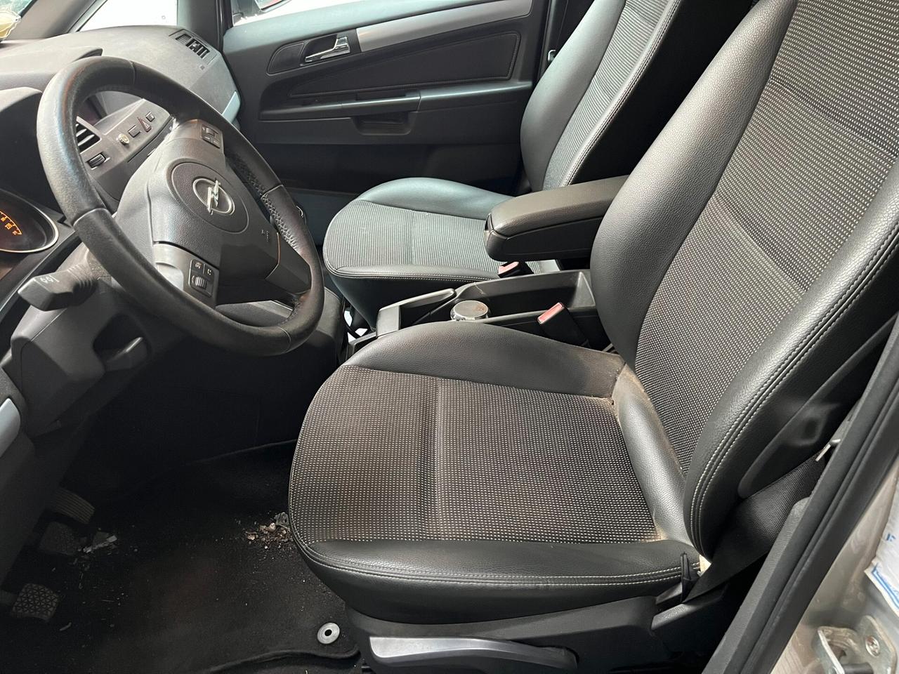 Opel Zafira 1.9 Cdti 120 cv Cosmo 7 POSTI