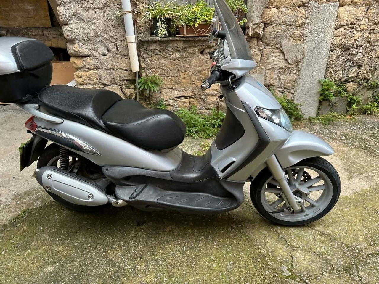 Piaggio Beverly 250