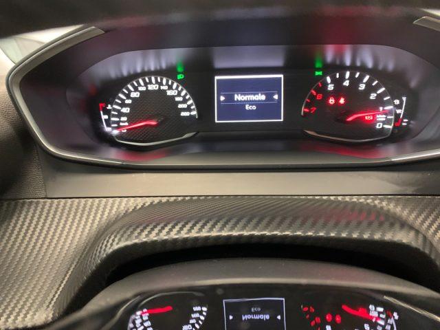 PEUGEOT 2008 1.5 BlueHDi Allure Navi Pack