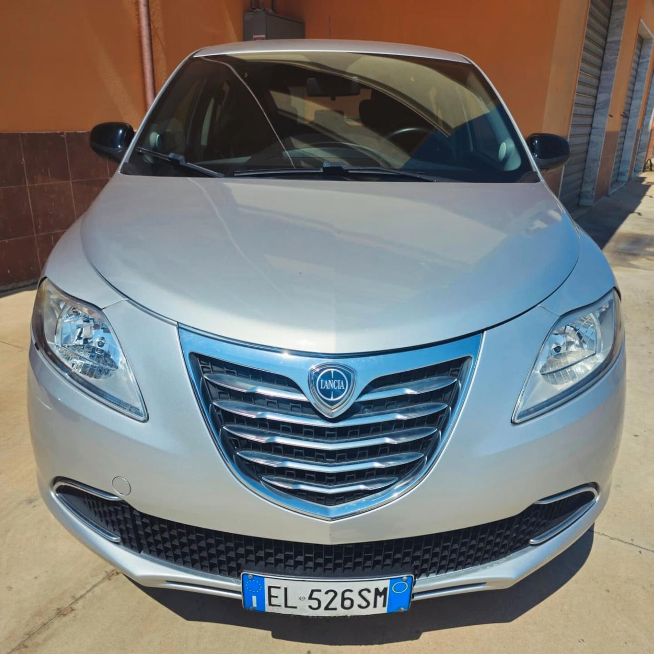 Lancia Ypsilon 1.2 69 CV 5 porte S&S Silver