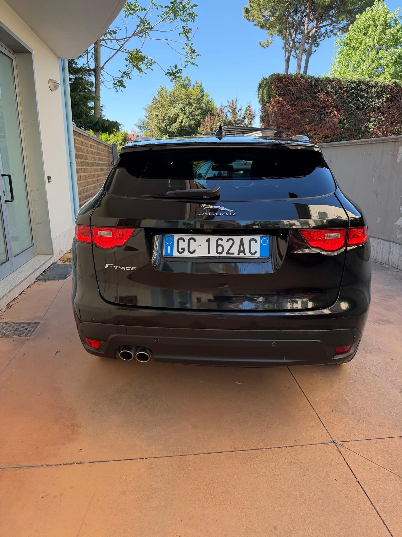 Jaguar F-Pace 2.0 D 180 CV AWD Prestige