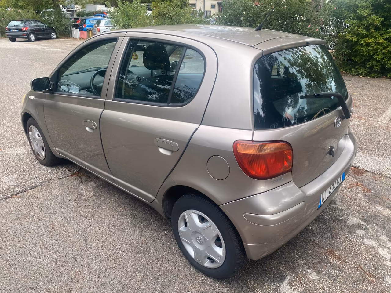 Toyota Yaris 1.0i 16V cat 5 porte Sol