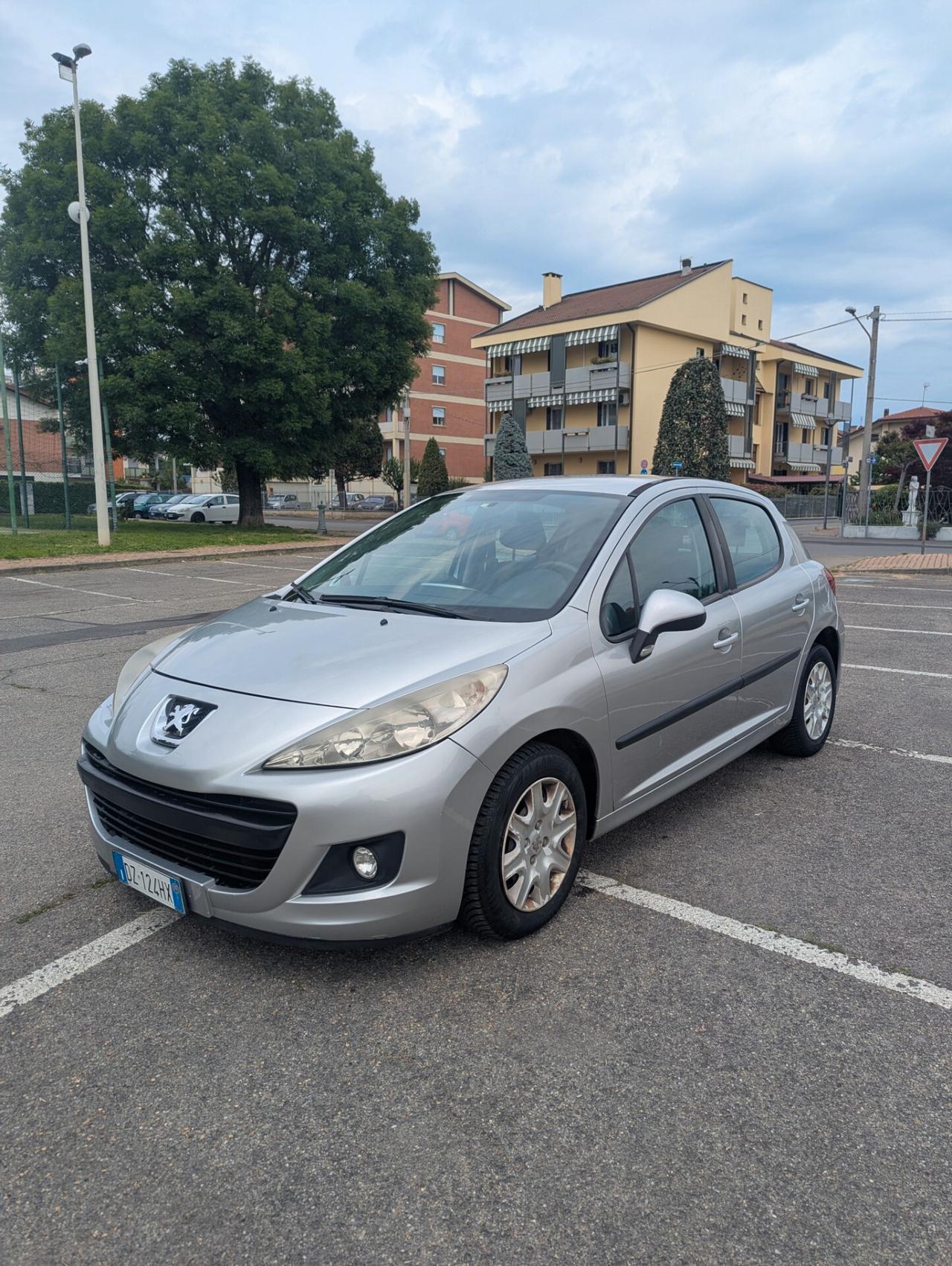 Peugeot 207 1.4 neopatentati
