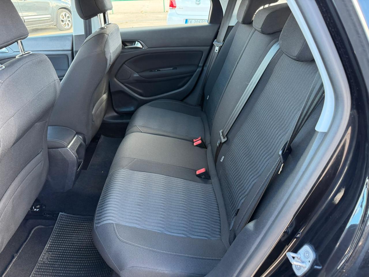 Peugeot 308 1.6 e-HDi 115 CV Stop&Start SW Business