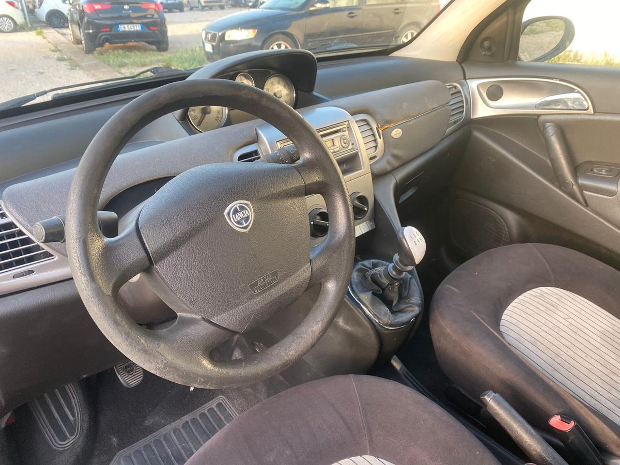 Lancia Ypsilon 1.2 Argento