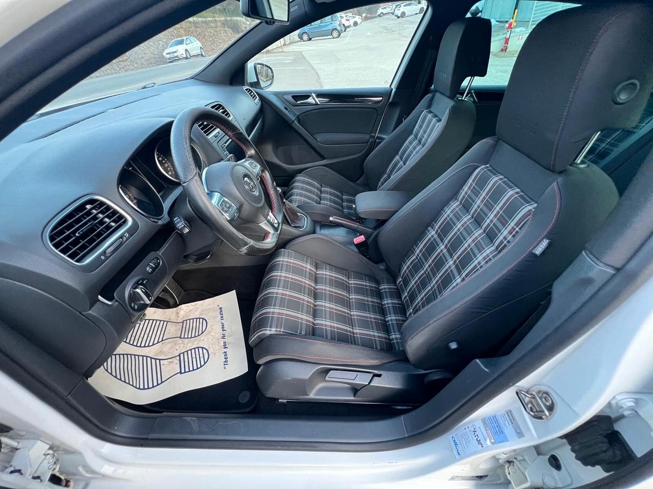 Volkswagen Golf GTI 2.0 TSI 5p.