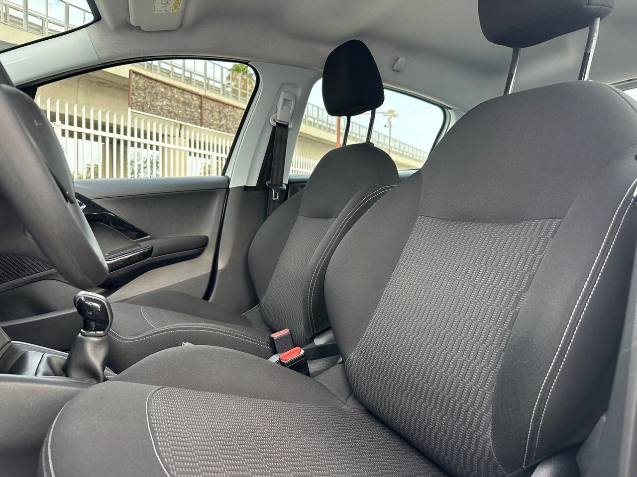 Peugeot 208 2017 1.2 benzina 82 CV Active PARI AL