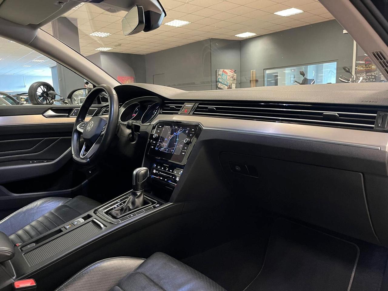 Volkswagen Passat Variant 2.0 TDI SCR 200 CV DSG R-LINE
