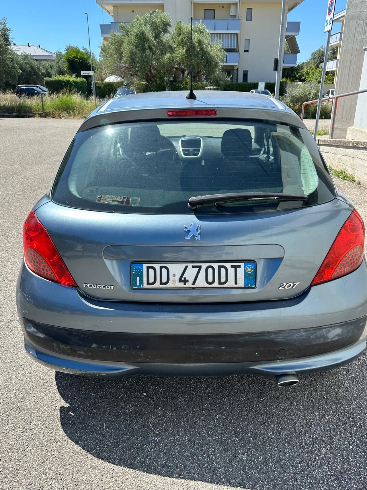 Peugeot 207 1.6 HDi 110CV neopatentati