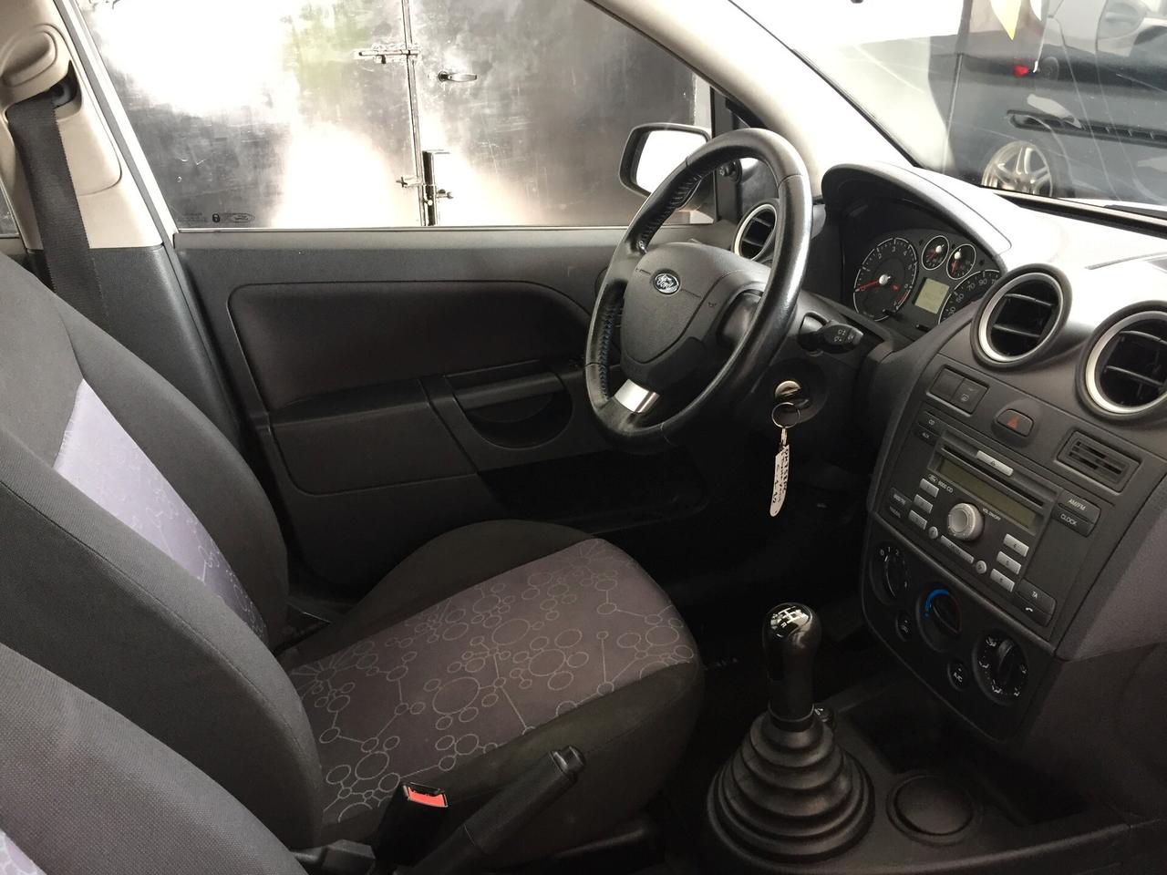 Ford Fiesta 1.2 16V 5p. Titanium